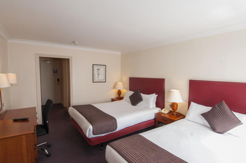 אפינג The Bell Hotel מראה חיצוני תמונה