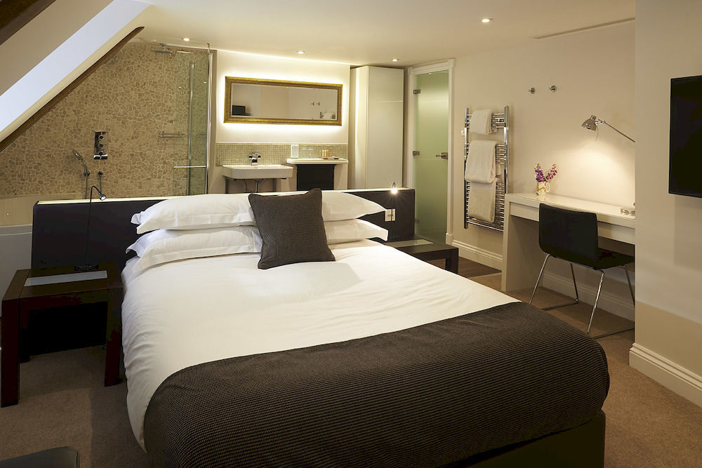 אפינג The Bell Hotel מראה חיצוני תמונה