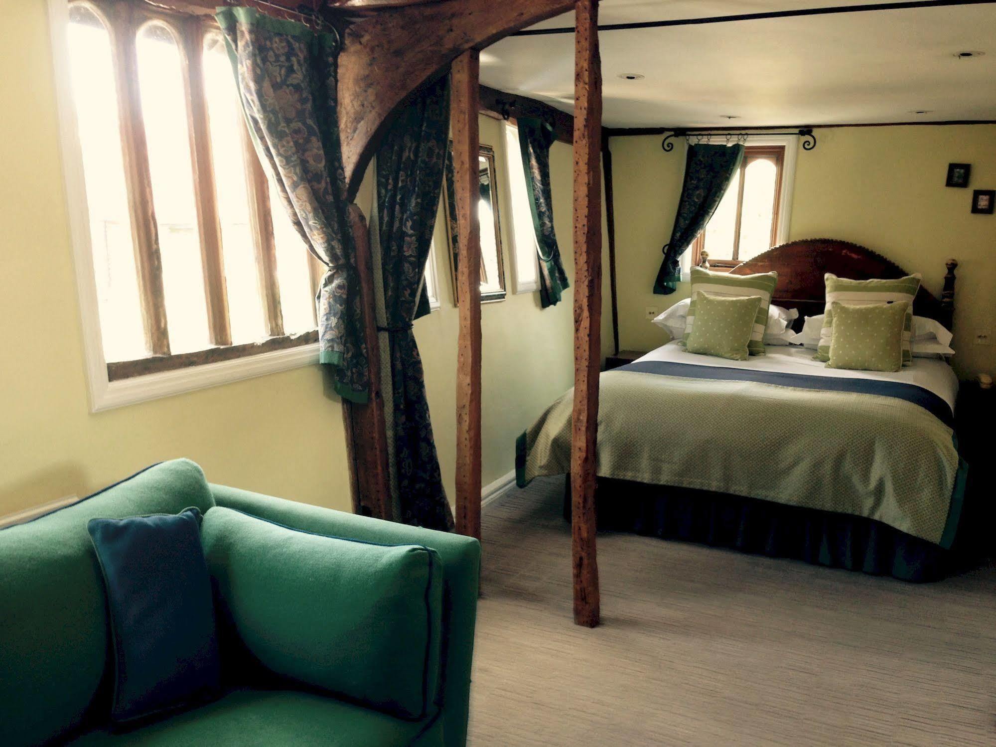 אפינג The Bell Hotel מראה חיצוני תמונה