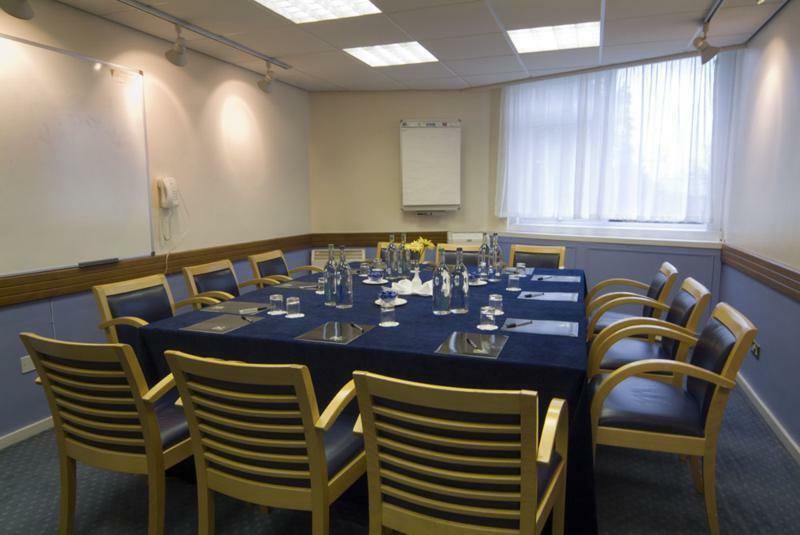 אפינג The Bell Hotel מראה חיצוני תמונה